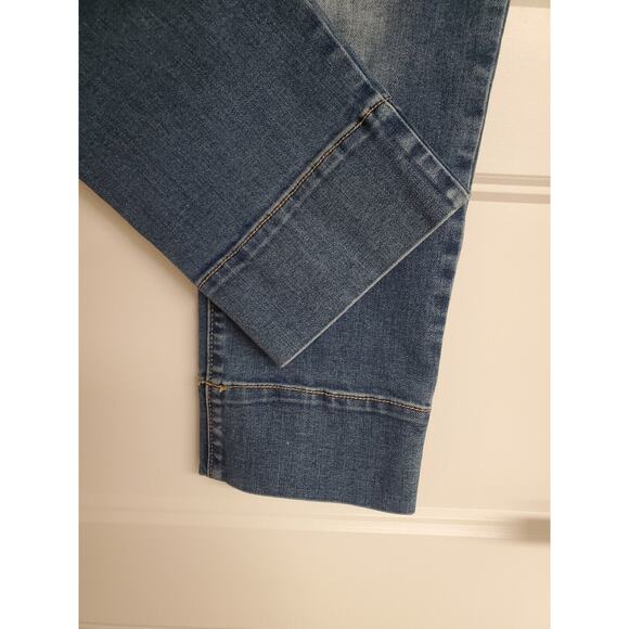 Women's Gap Medium Wash Denim "Straight Crop" Jeans | Size 6/28R - Picture 6 of 11